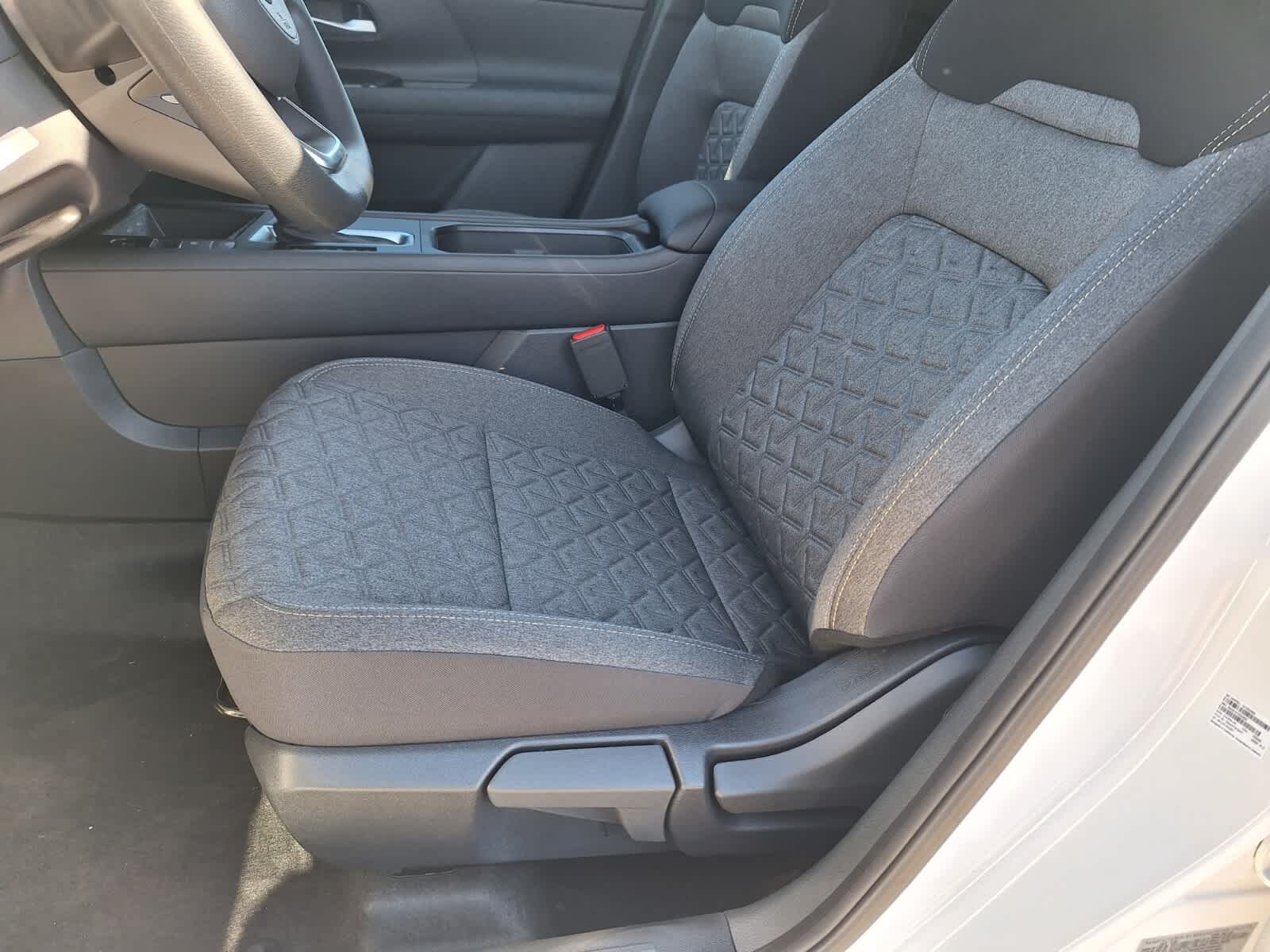 2026 Nissan Kicks SV photo 7