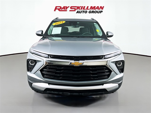 2024 Chevrolet Trailblazer LT photo 2