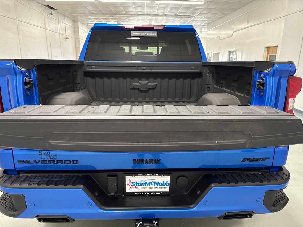 2025 Chevrolet Silverado 1500 RST photo 4