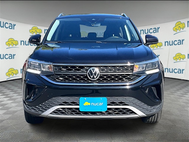 2022 Volkswagen Taos SE photo 2
