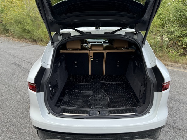 2023 Jaguar F-PACE P250 S photo 7