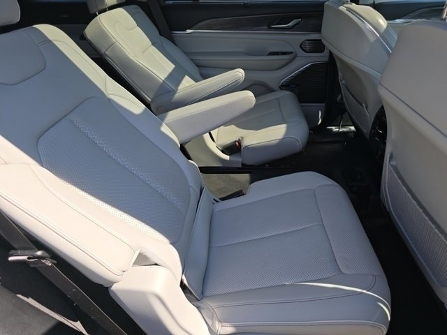 2021 Jeep Grand Cherokee Overland photo 27