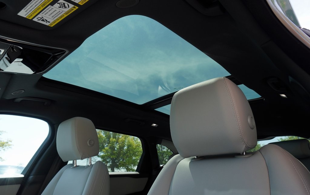 2026 LAND ROVER RANGE ROVER VELAR - Image 13