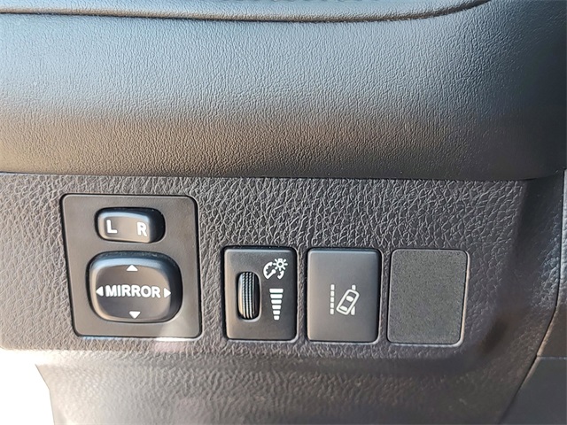 2018 Toyota RAV4 XLE photo 23