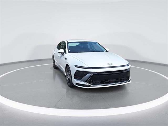 2026 Hyundai Sonata Hybrid Blue photo 2