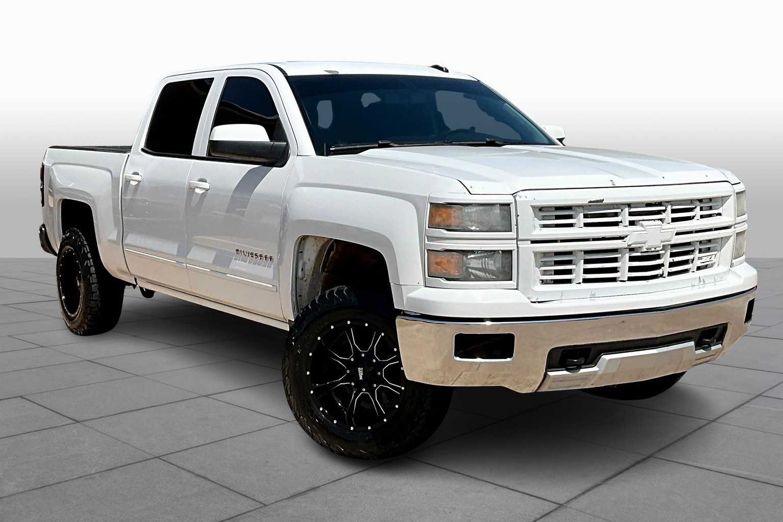 2015 Chevrolet Silverado 1500 LT photo 2