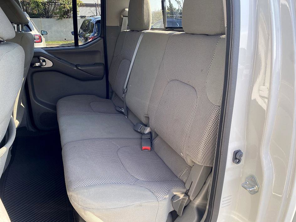2021 Nissan Frontier SV photo 16