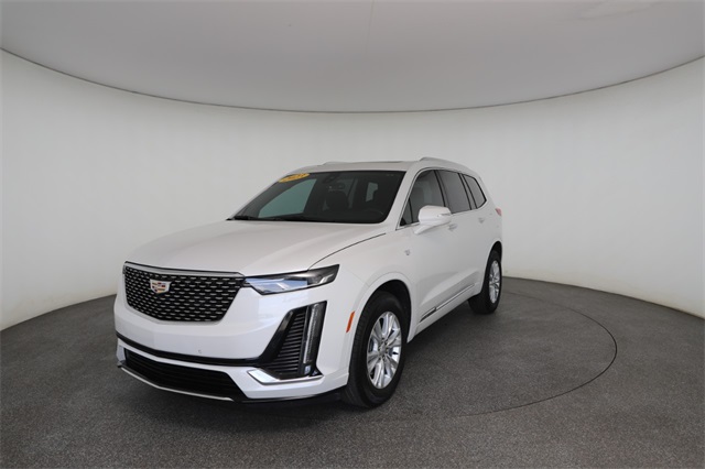 2023 Cadillac XT6 Luxury photo 2
