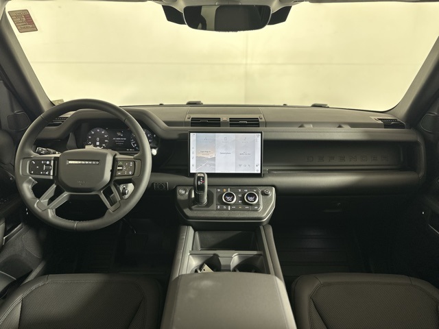 2025 Land Rover Defender 110 S photo 23