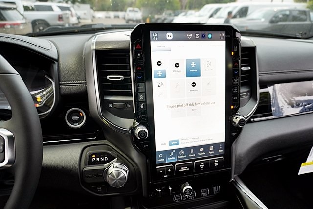 New 2026 Bright White Clear-Coat Exterior Paint RAM Laramie image 31