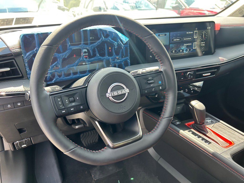 2025 Nissan Kicks SR photo 3