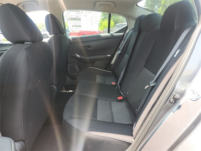 2025 Nissan Sentra SV photo 7