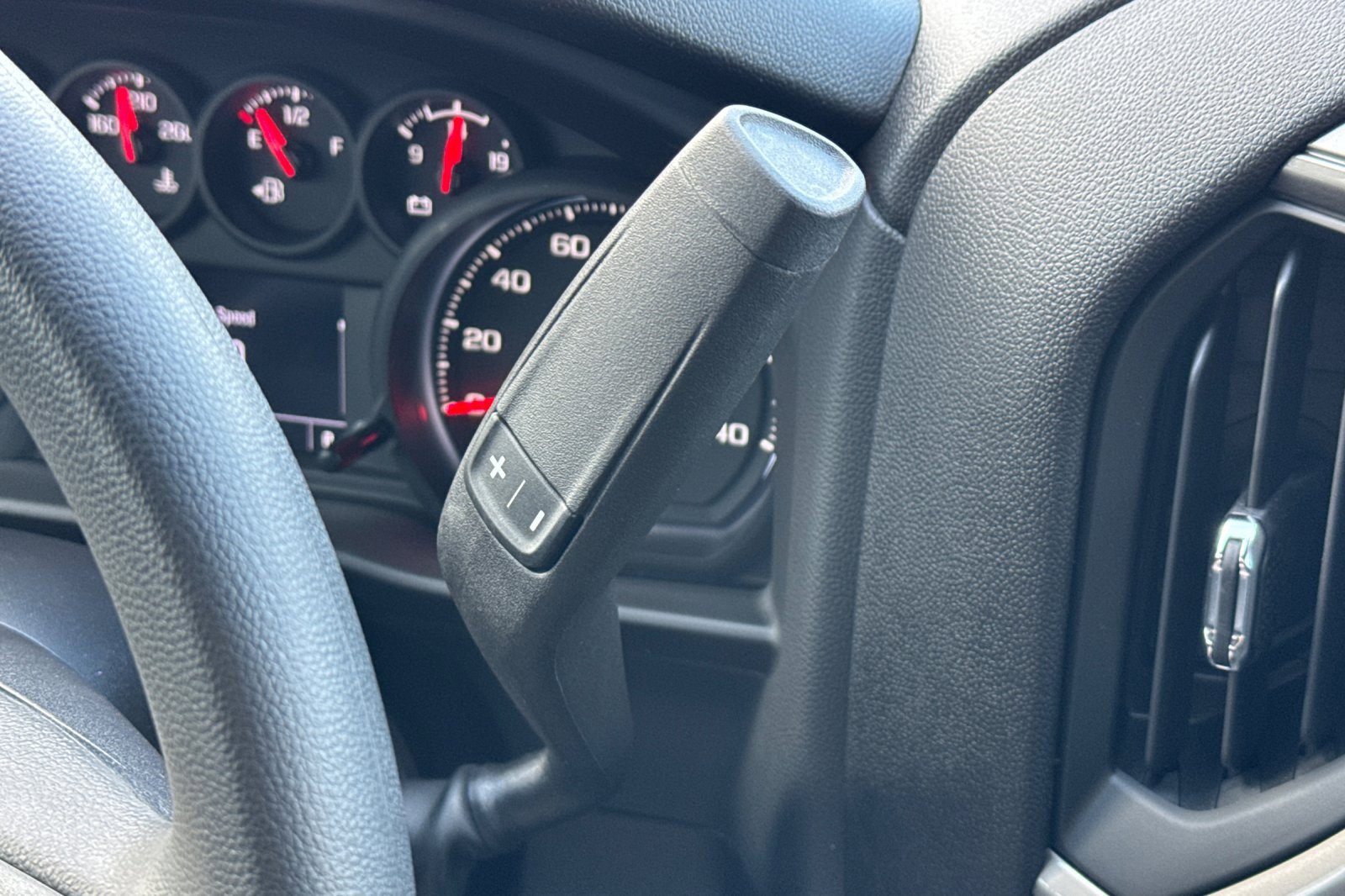2025 Chevrolet Silverado 1500 Custom photo 20