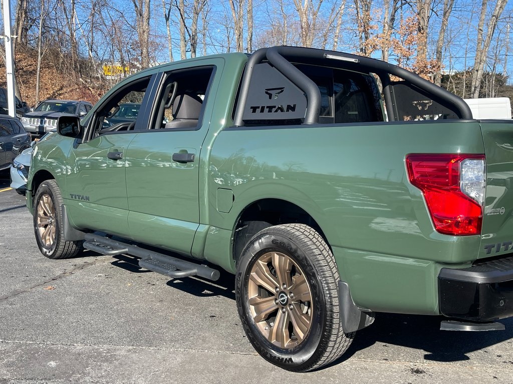 2024 Nissan Titan SV photo 3