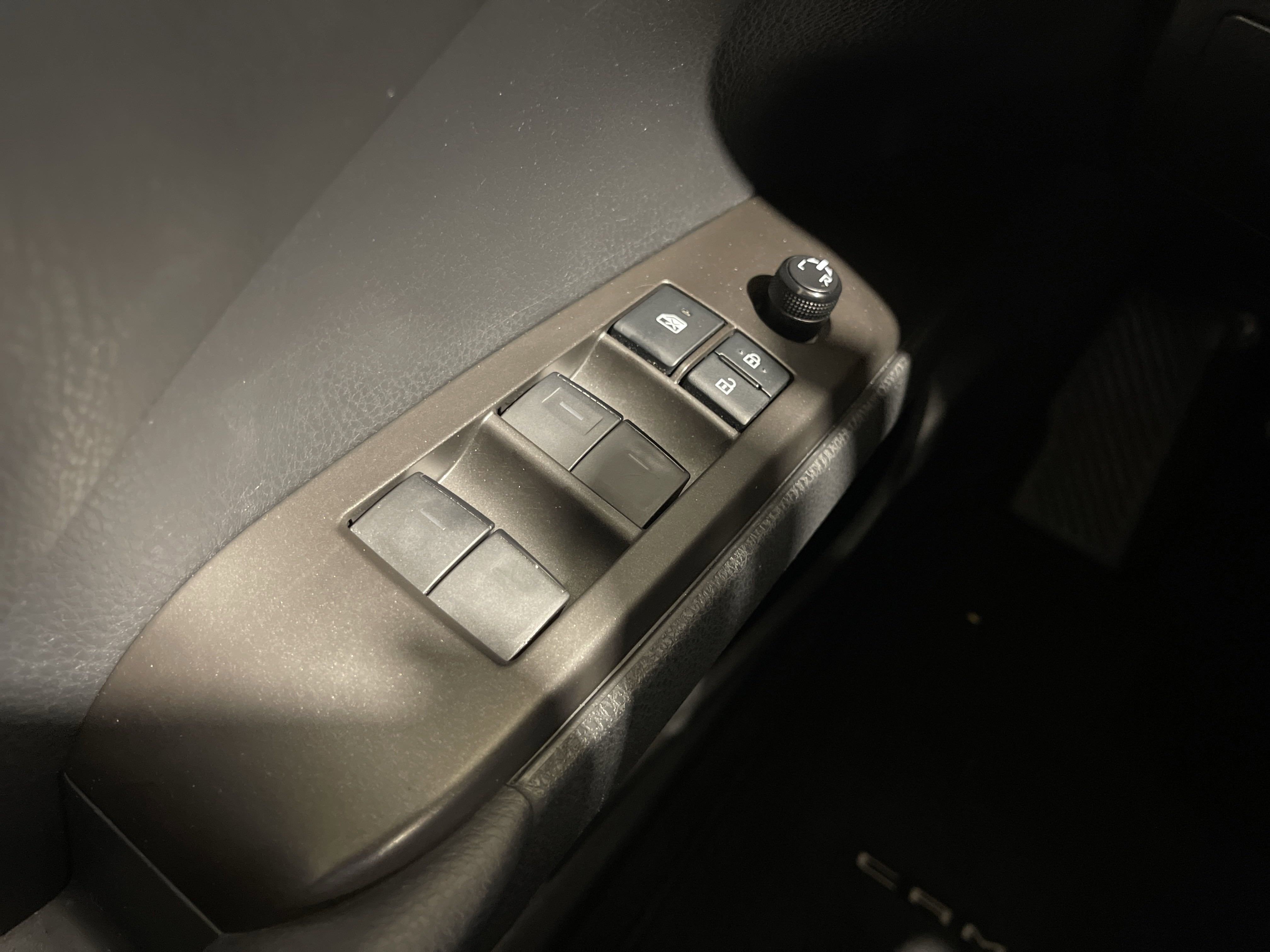 2022 Toyota Camry SE photo 18