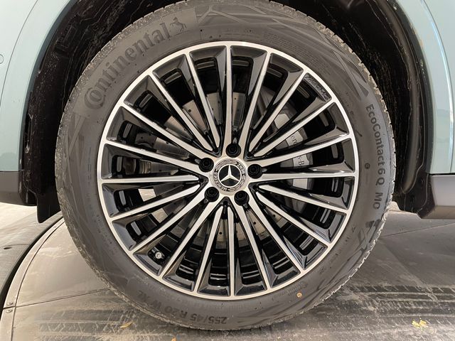 2026 Mercedes Benz GLC 300 photo 3