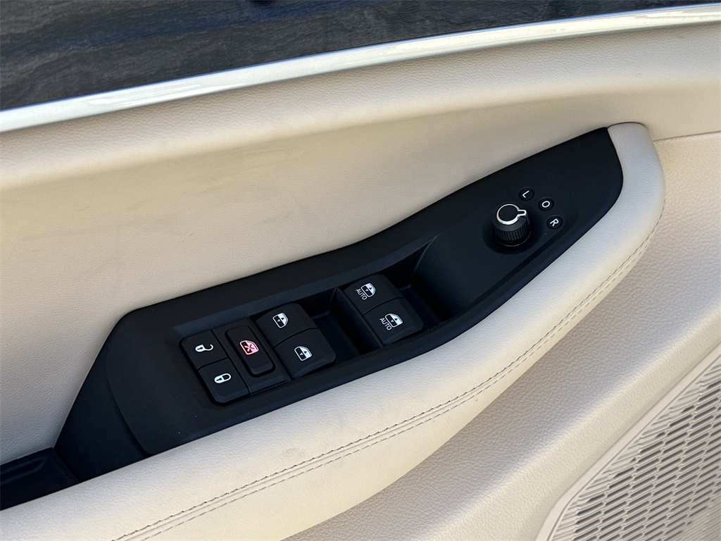 2025 Jeep Grand Cherokee Limited photo 15