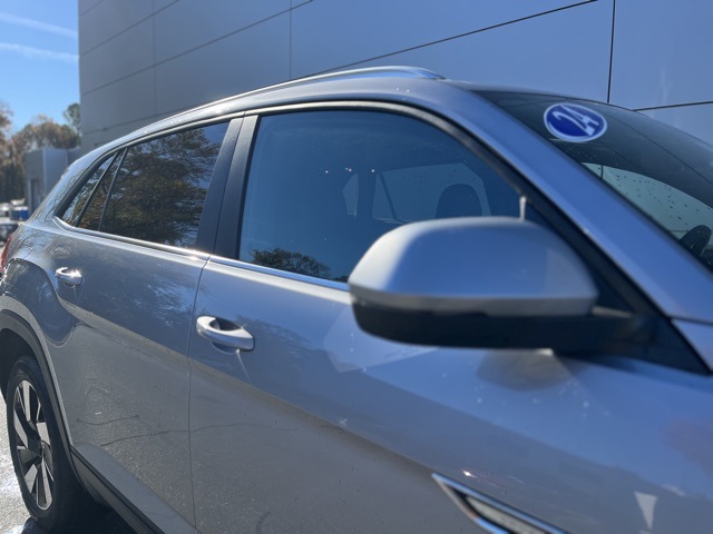 2024 Volkswagen Atlas Cross Sport SE Technology photo 4