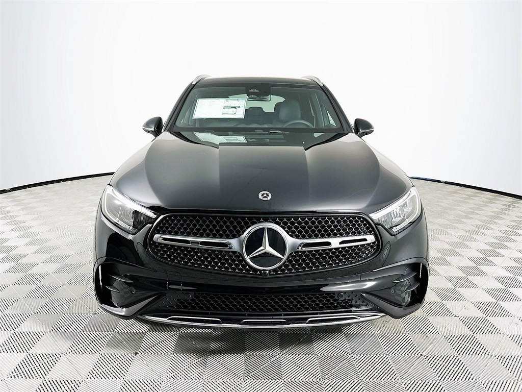 2025 Mercedes Benz GLC 300 4MATIC photo 2