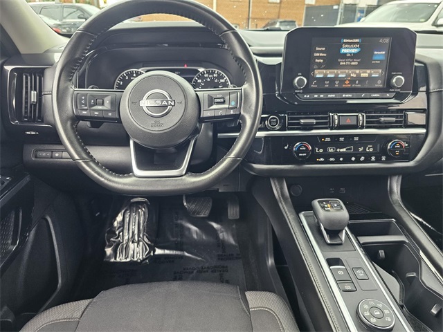 2022 Nissan Pathfinder SV photo 16