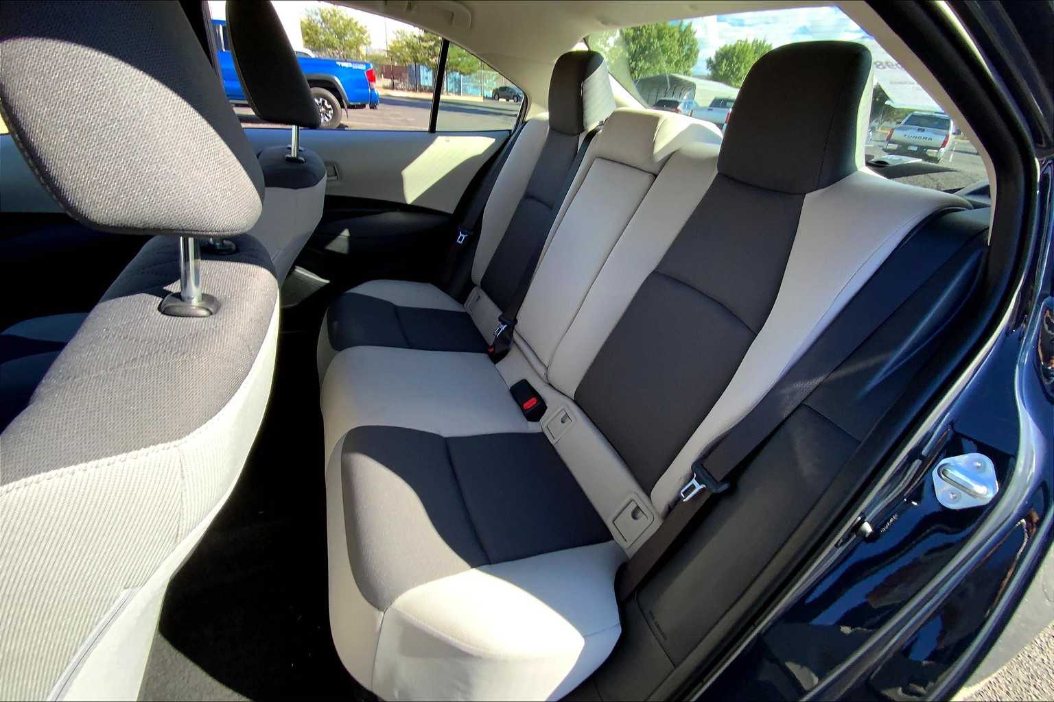 2025 Toyota Corolla LE photo 17