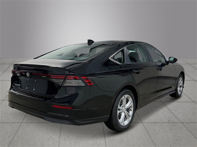2025 Honda Accord LX photo 5