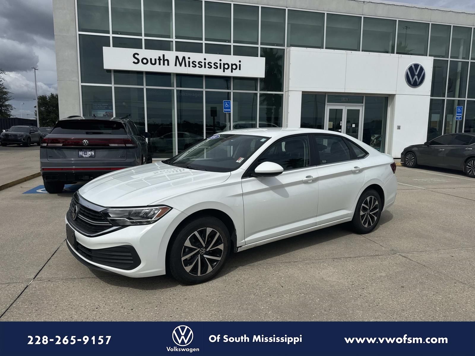 2024 Volkswagen Jetta S's photo