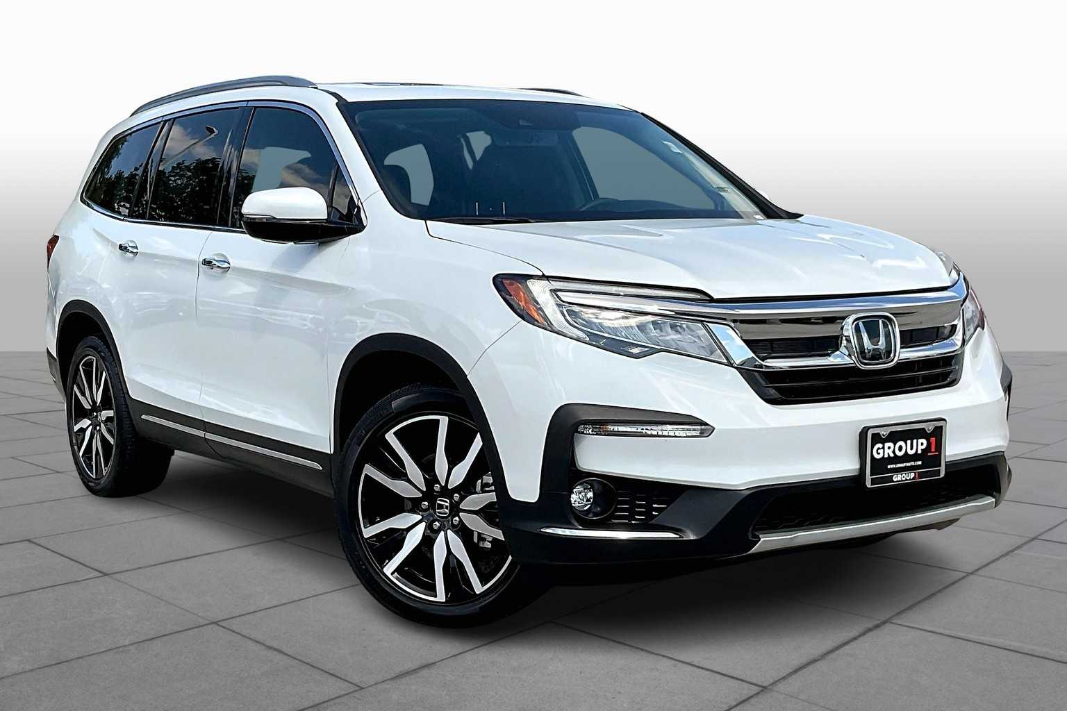 2022 Honda Pilot Touring photo 2