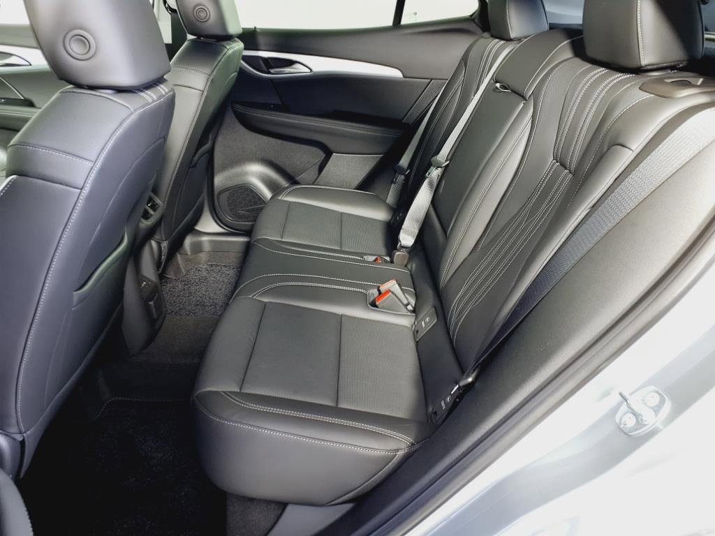 2025 Buick Envision Avenir photo 18