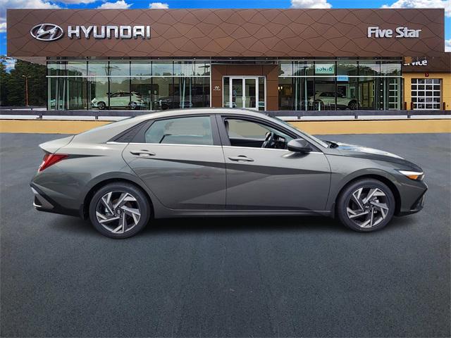 2025 Hyundai Elantra Hybrid Limited photo 8
