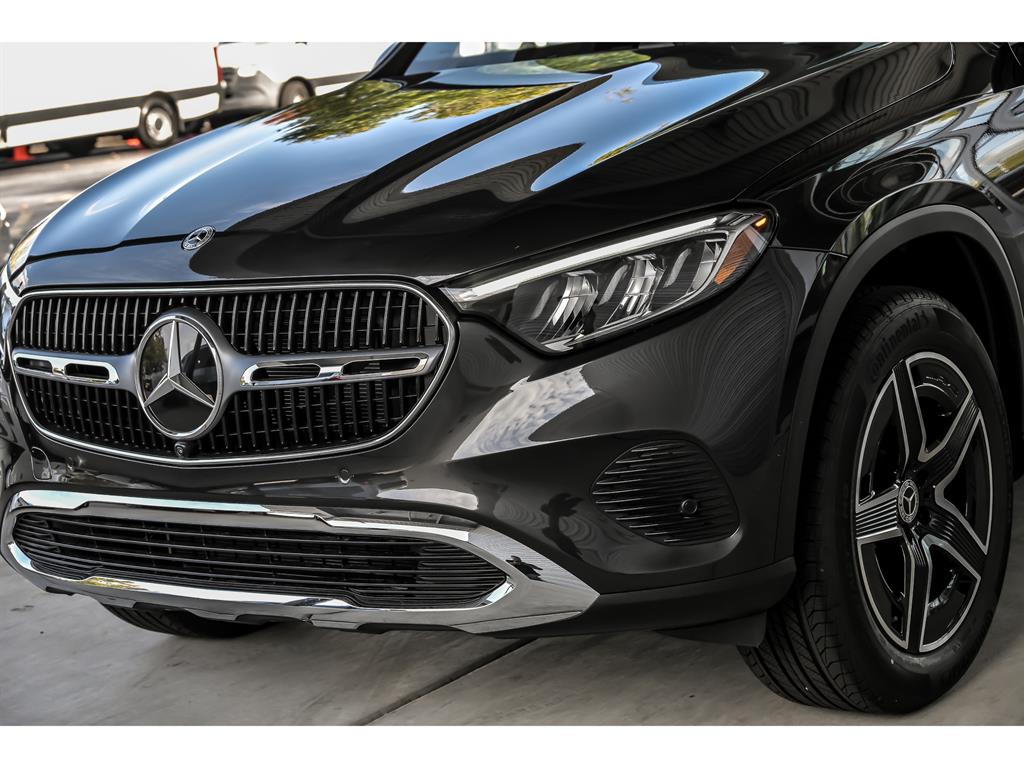 2026 Mercedes Benz GLC 300 4MATIC photo 4