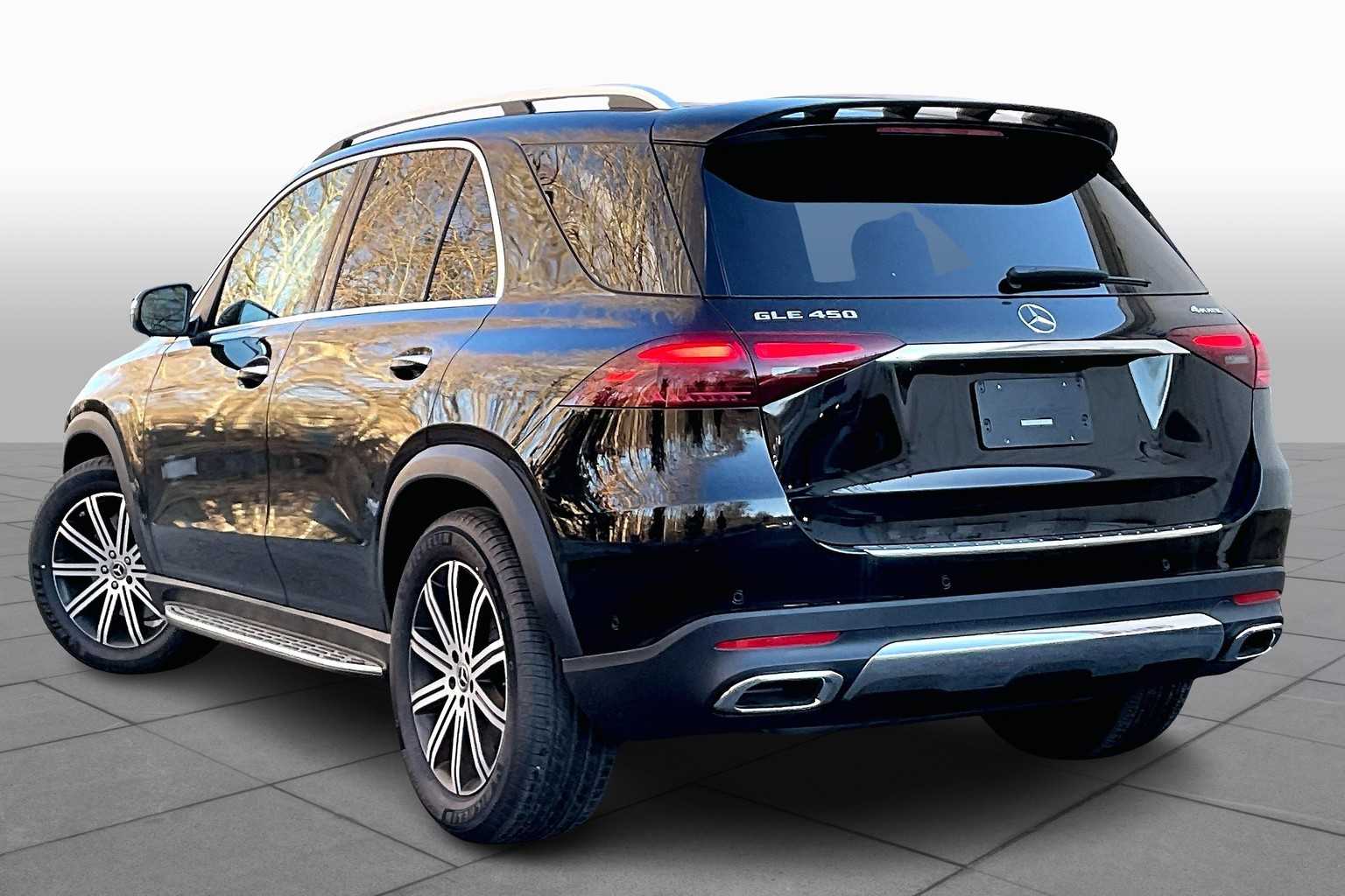 2025 Mercedes Benz GLE 450 4MATIC photo 4