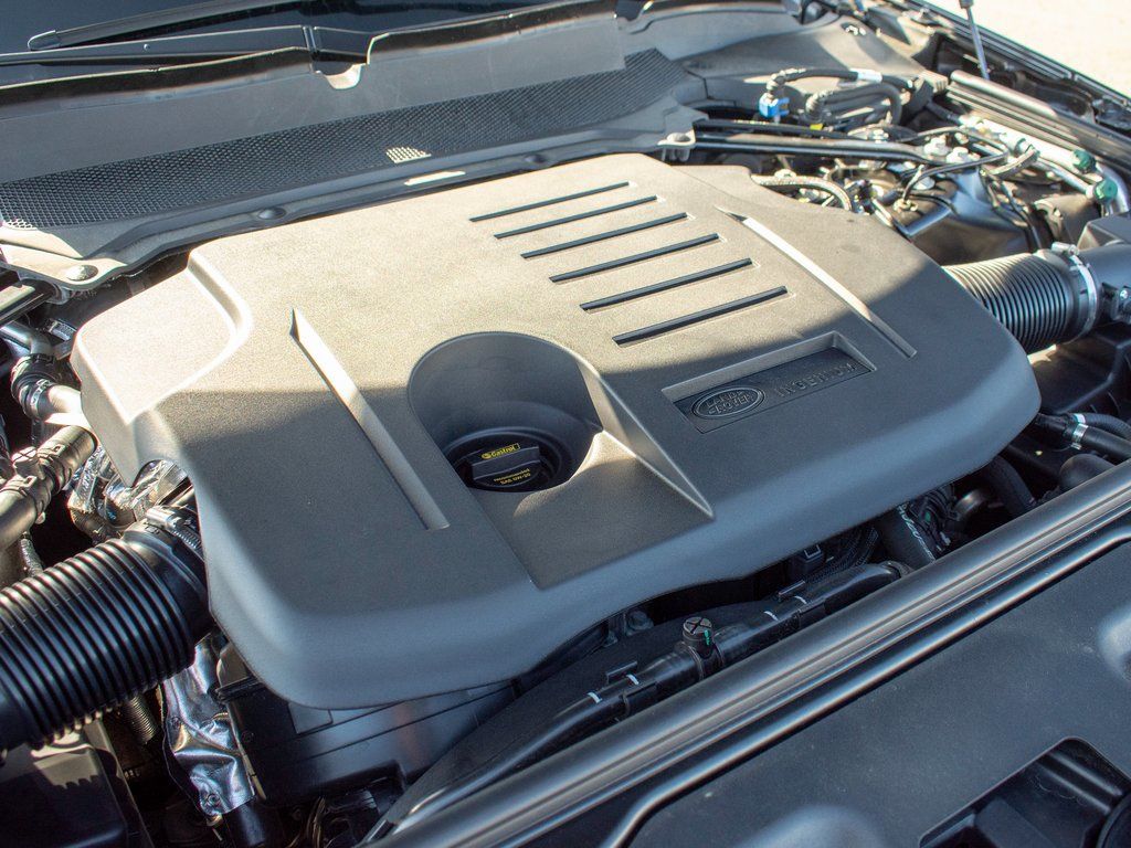 2024 Land Rover Discovery SE photo 32