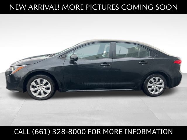2022 Toyota Corolla LE photo 2