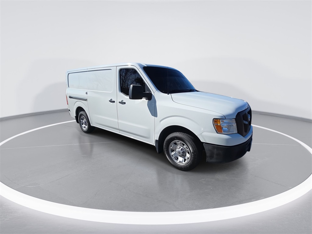 2020 Nissan NV2500 HD SV photo 2