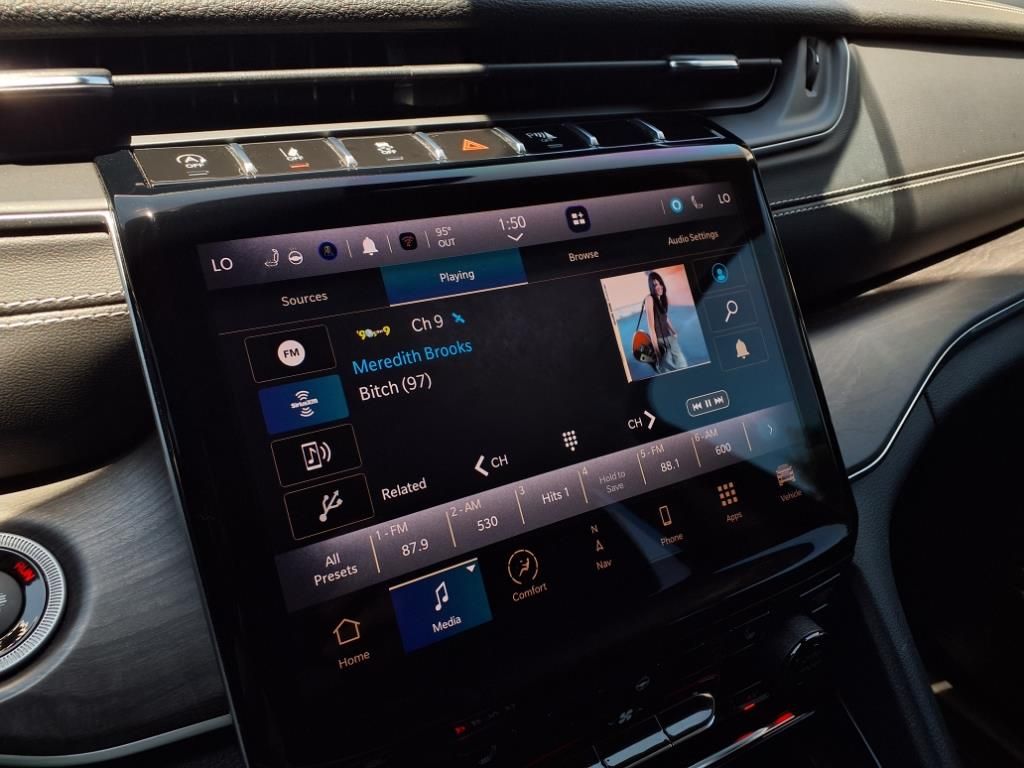 2023 Jeep Grand Cherokee Limited photo 5