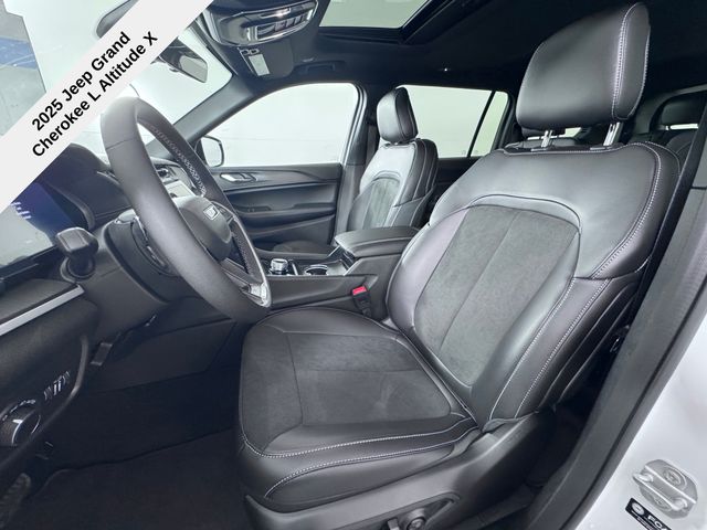 2025 Jeep Grand Cherokee Altitude X photo 18