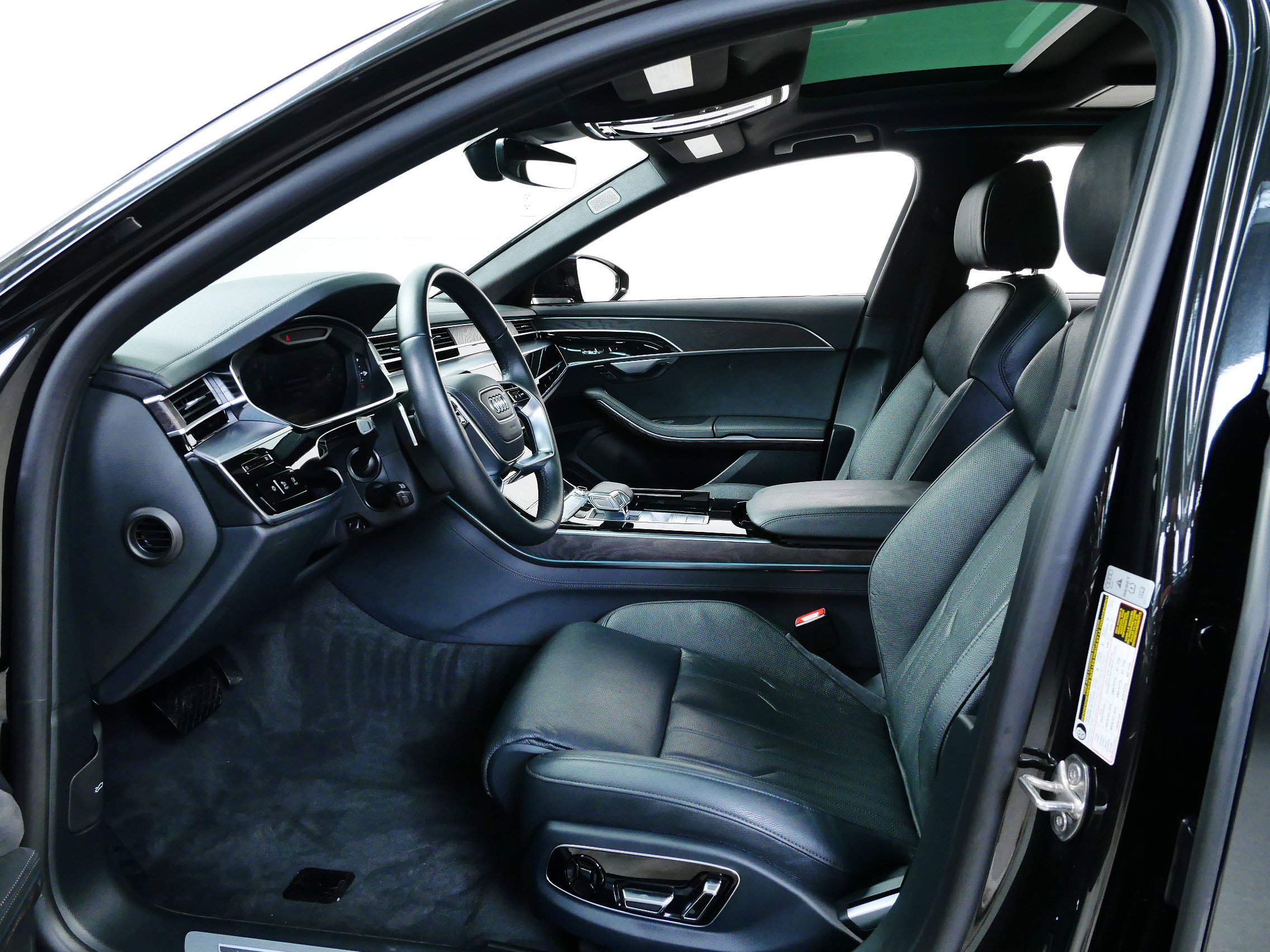 2022 Audi A8 L 55 photo 13