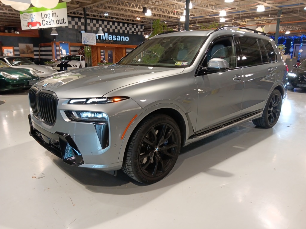 2024 BMW X7 40i's photo