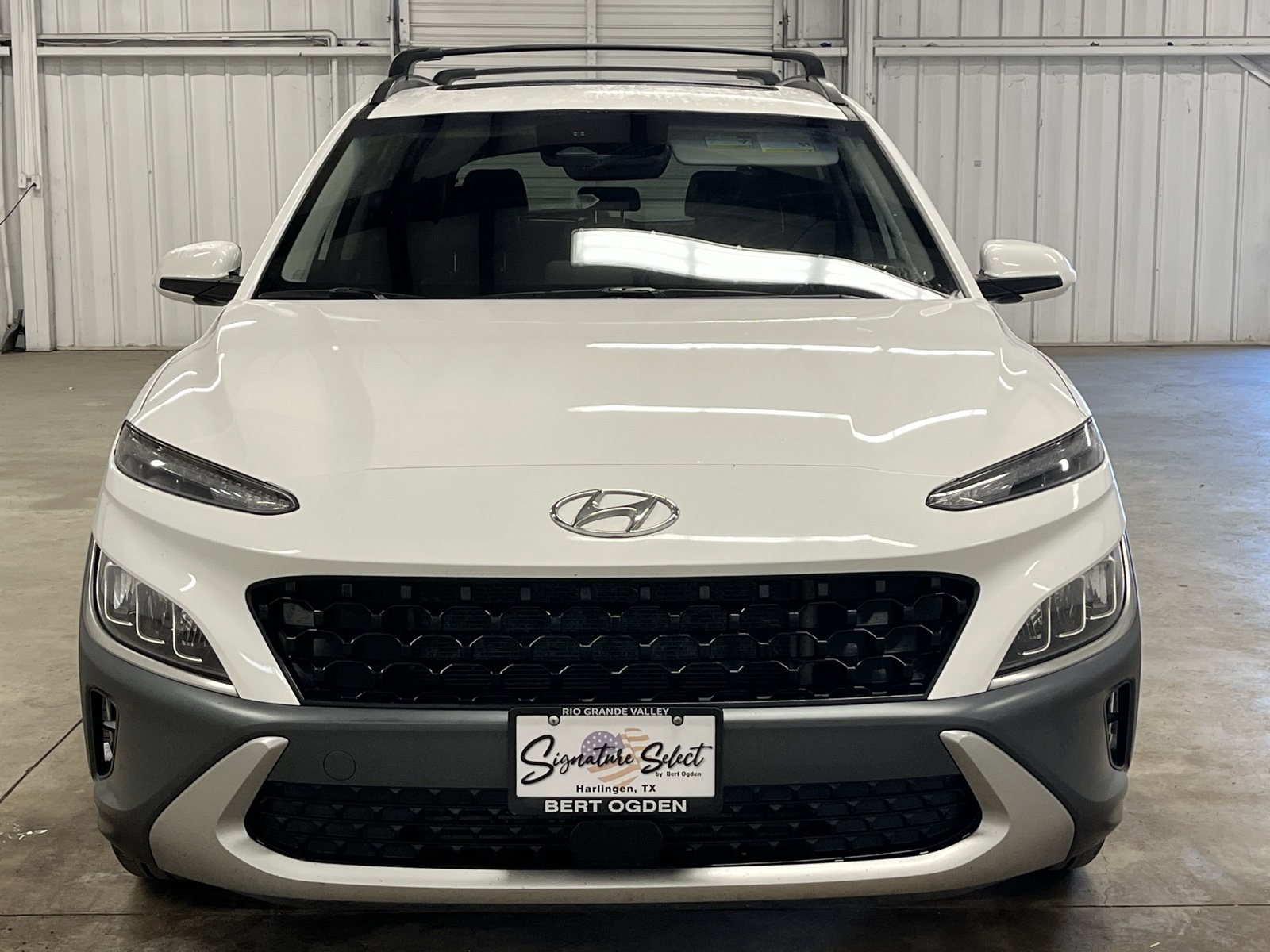 2022 Hyundai Kona Limited photo 2
