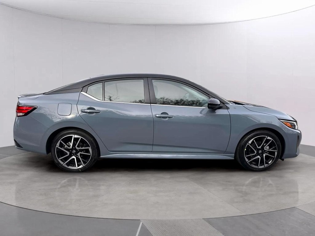 2025 Nissan Sentra SR photo 2