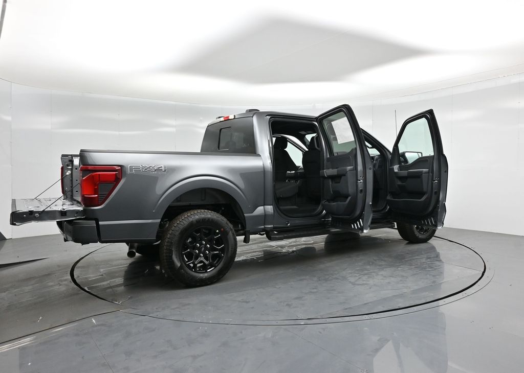 2025 Ford F-150 XLT photo 3