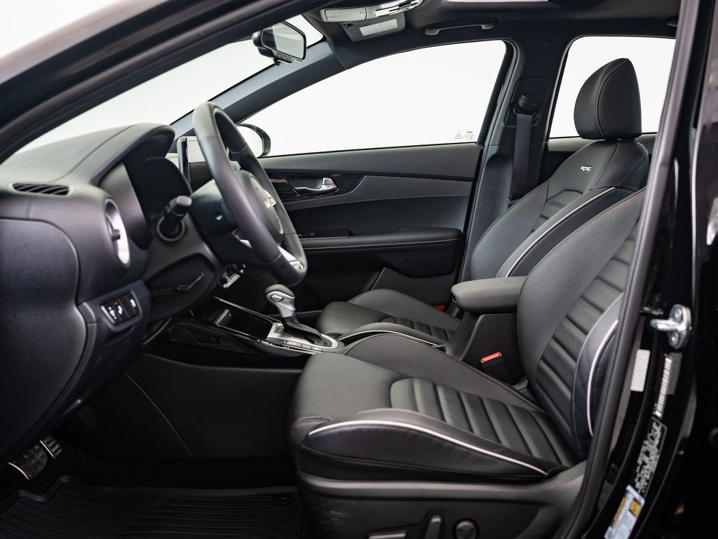 2022 Kia Forte GT-Line photo 18