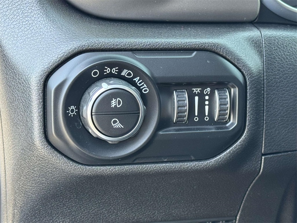 2021 Jeep Gladiator Sport S photo 28