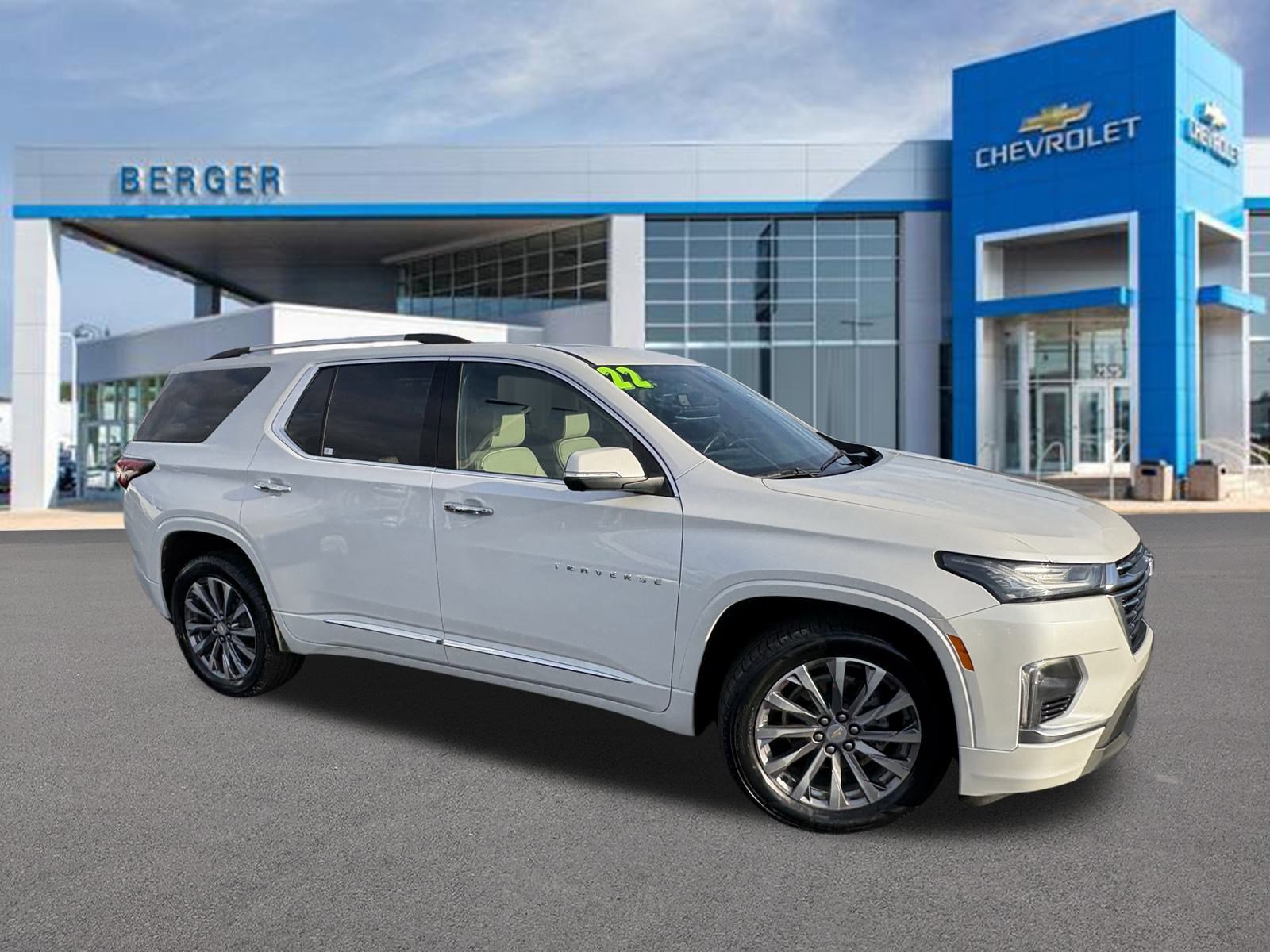 2022 Chevrolet Traverse Premier's photo