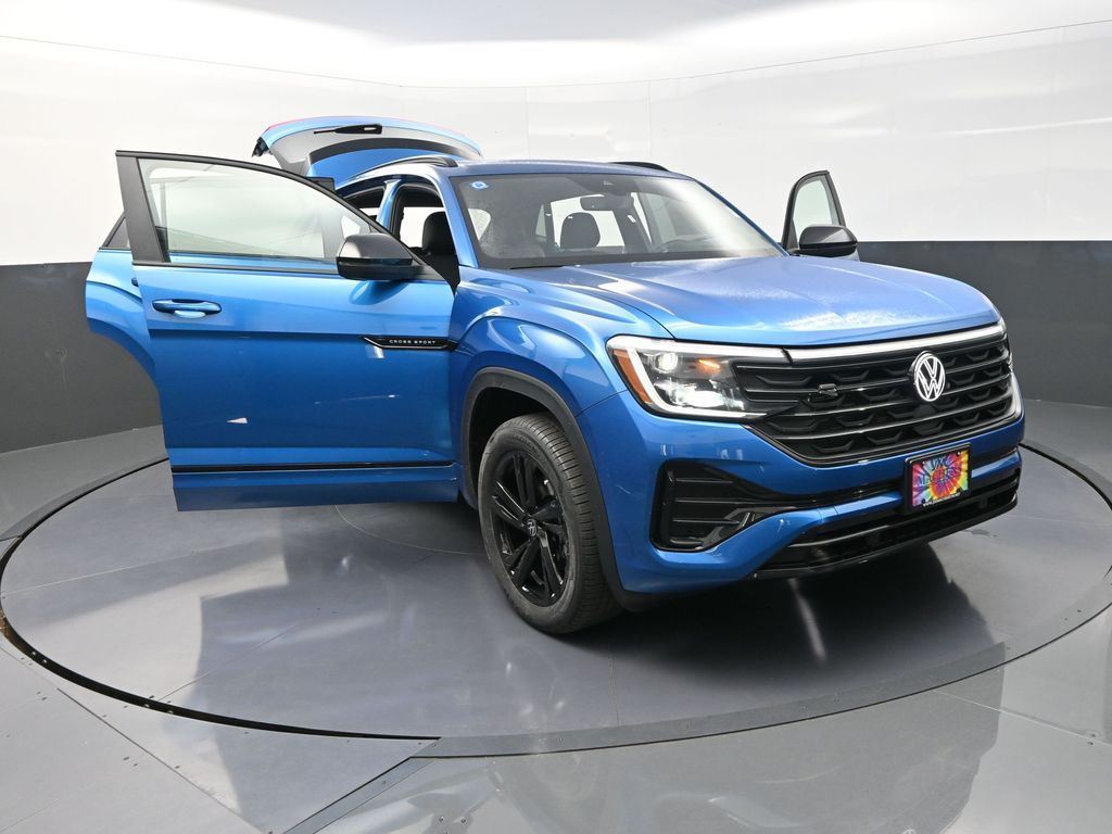 2025 Volkswagen Atlas Cross Sport SEL R-Line photo 26