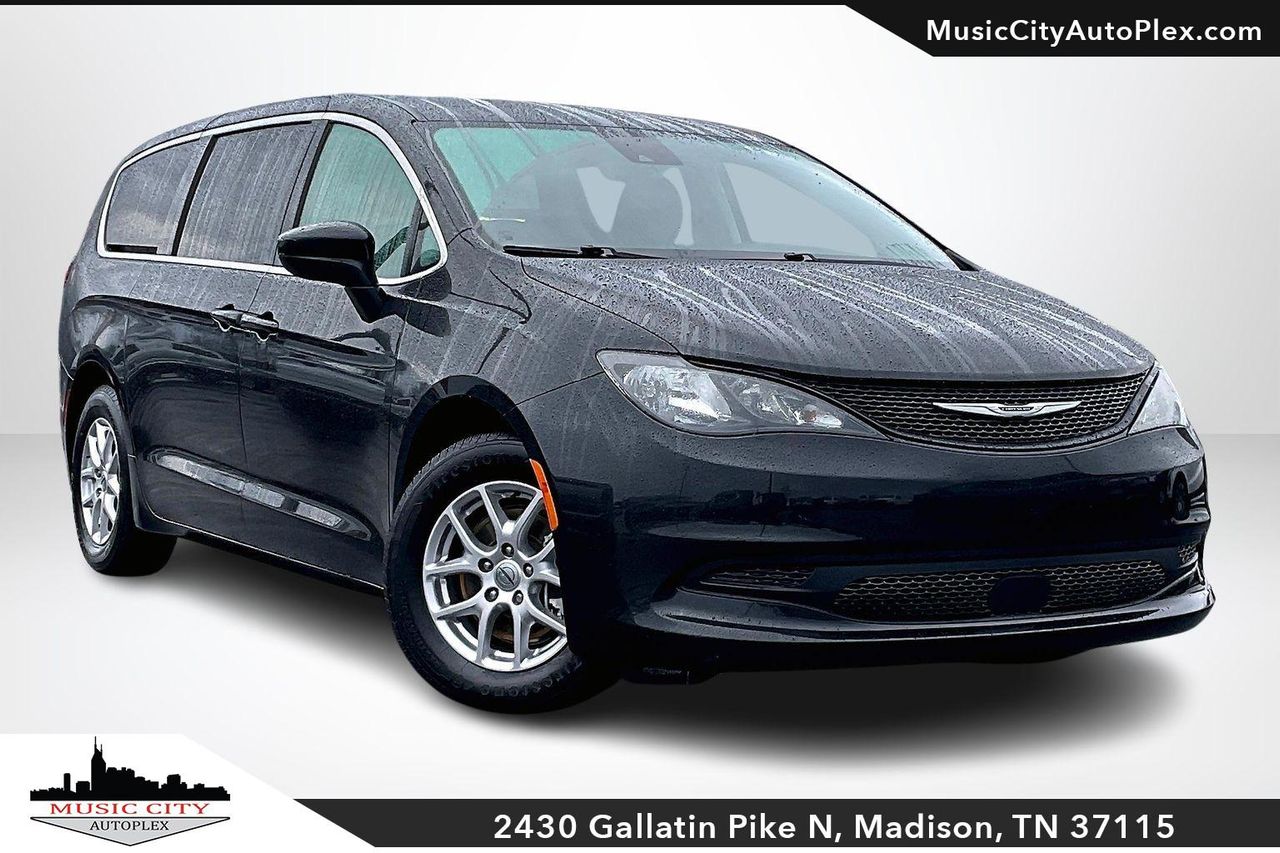 Pre-Owned 2023 Chrysler Voyager LX's photo