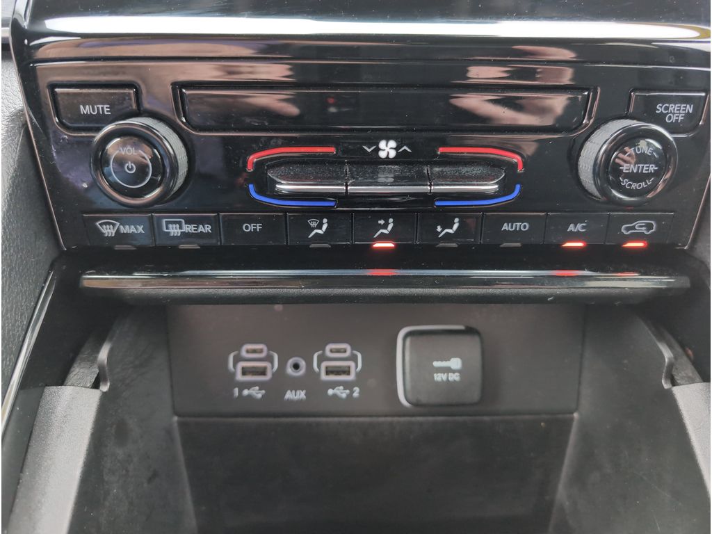 2023 Jeep Grand Cherokee Laredo photo 13