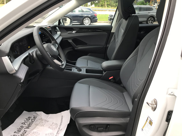 2025 Volkswagen Tiguan SE photo 21