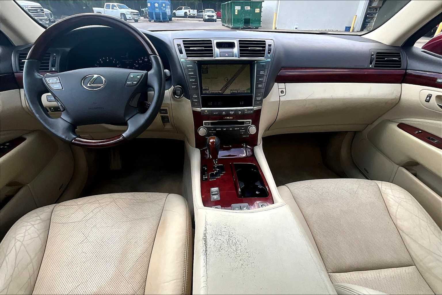 2010 Lexus LS 460 Luxury photo 14